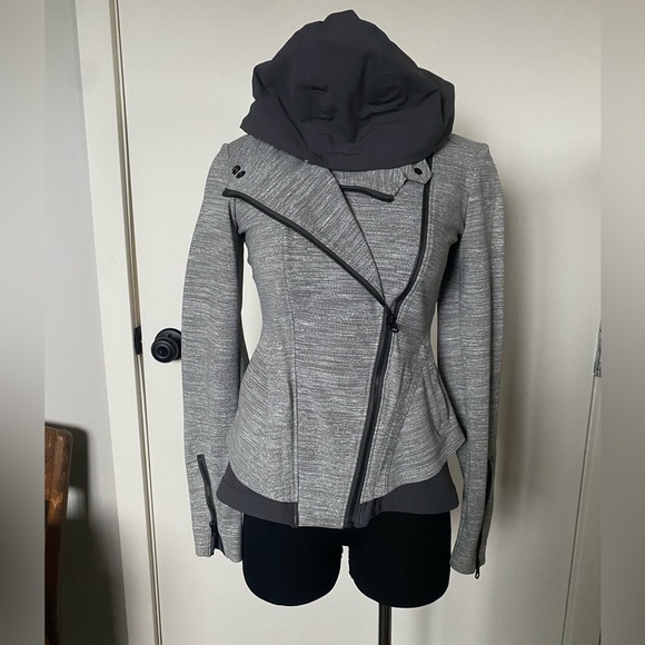 Lululemon jacket - Picture 2 of 4